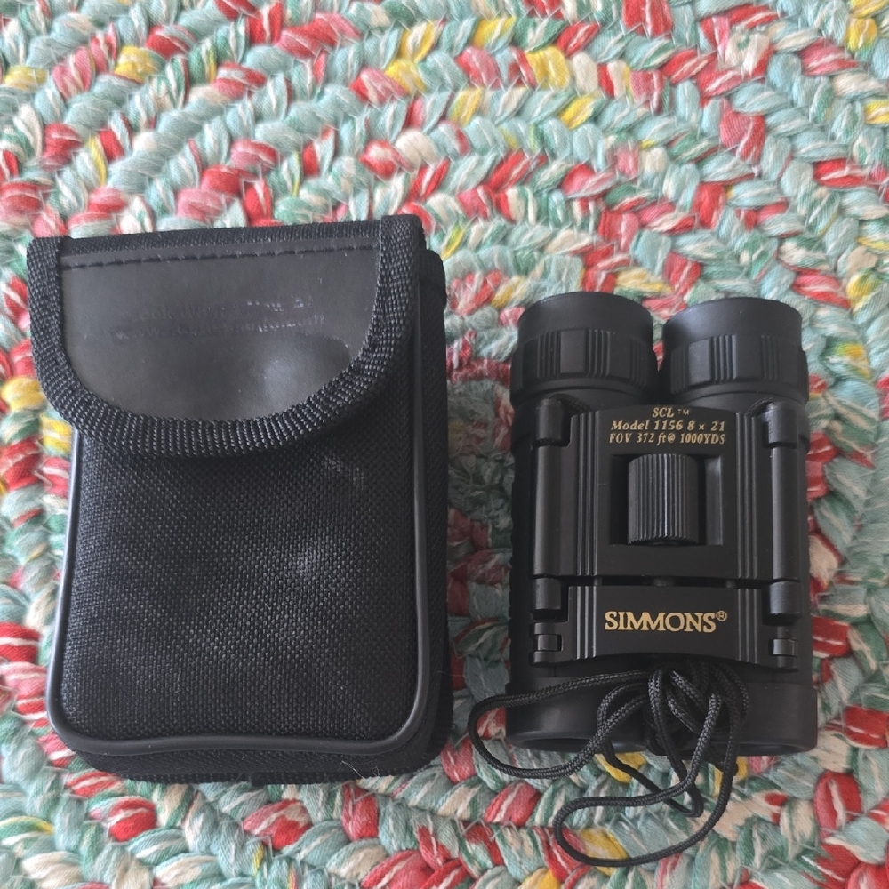 Simmons Black Compact Binoculars with Folding Design